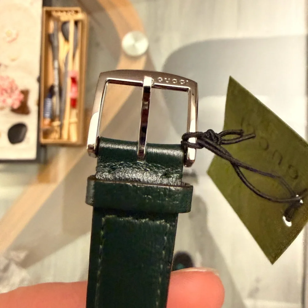Gucci Grip Stainless Steel Watch with a green leather strap - Picture 4 of 9